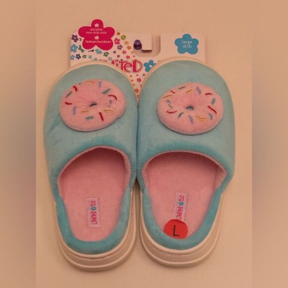 Kids Blue and pink Donut Slippers large(2/3) NWT - Picture 1 of 3
